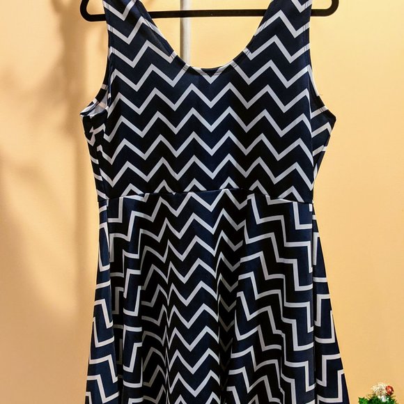 Skater Style Chevron Print Dress - Picture 2 of 2